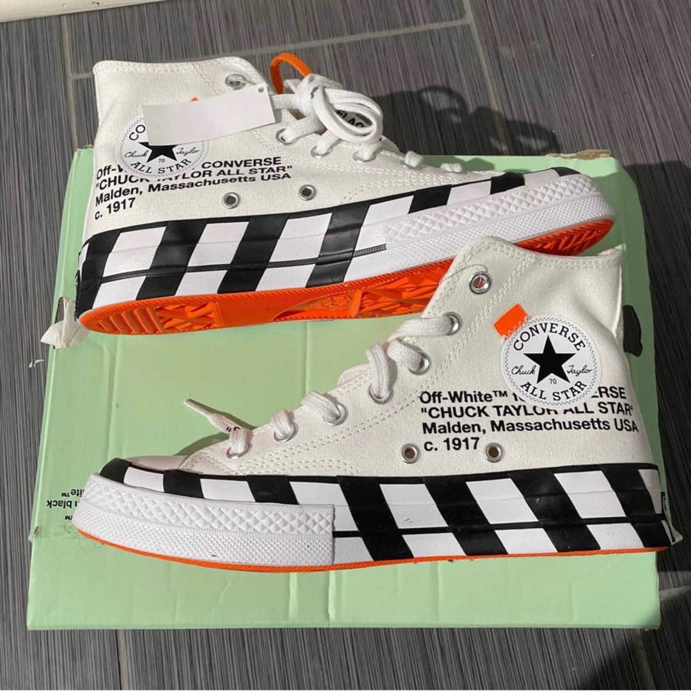 Off white converse worn once in great condition